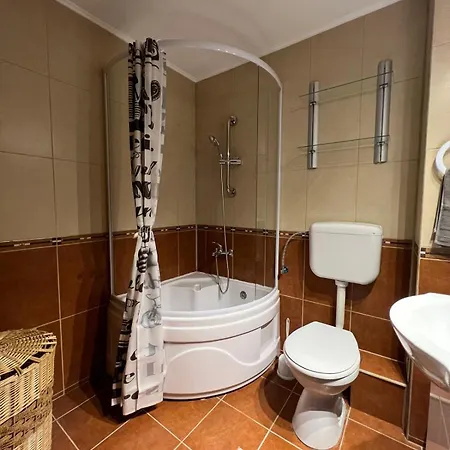 Apartment Treasure- Intreg, Echipat Complet *